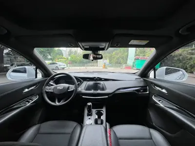 Cadillac XT4 2021, 60000 км, за 13801.97 USD