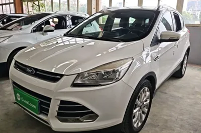 Ford Kuga · 2015 год