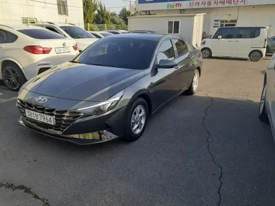 Hyundai Avante 2022, 33962 км, за 10174.61 USD