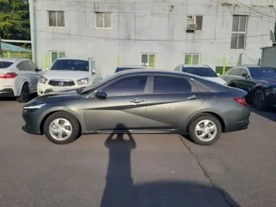 Hyundai Avante 2022, 33962 км, за 10174.61 USD