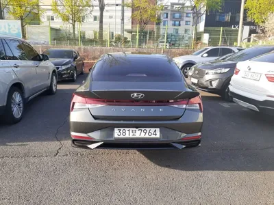 Hyundai Avante 2022, 33962 км, за 10174.61 USD