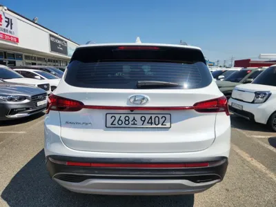 Hyundai Santafe 2022, 70000 км, за 15953.63 USD