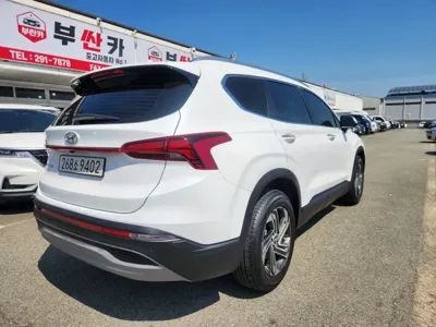 Hyundai Santafe 2022, 70000 км, за 15953.63 USD