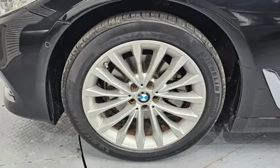 BMW 5-Series 2018, 145009 км, за 12552.89 USD