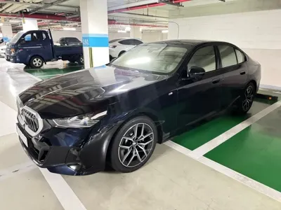 BMW 5-Series 2024, 30000 км, за 34136.83 USD
