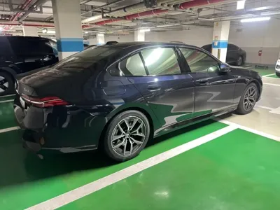 BMW 5-Series 2024, 30000 км, за 34136.83 USD