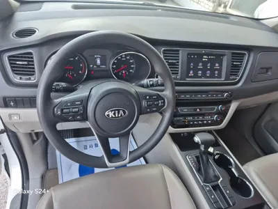Kia Canival