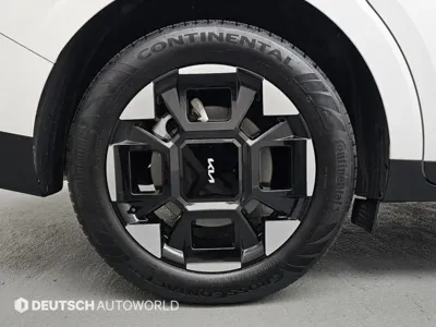 Kia Canival 2025, 29646 км, за 27504.27 USD