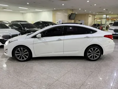 Hyundai i40 2014, 164385 км, за 3872.92 USD