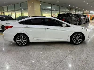 Hyundai i40 2014, 164385 км, за 3872.92 USD