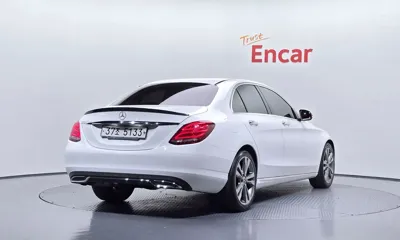 Mercedes-Benz C-Class 2018, 48037 км, за 14657.99 USD