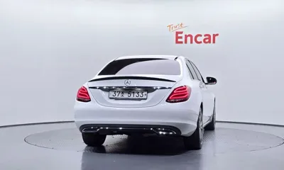 Mercedes-Benz C-Class 2018, 48037 км, за 14657.99 USD