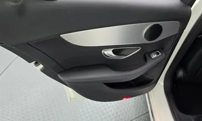 Mercedes-Benz C-Class 2018, 48037 км, за 14657.99 USD - фото 25