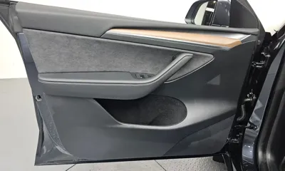 Tesla Model Y 2025, 8527 км, за 28817.12 USD - фото 24