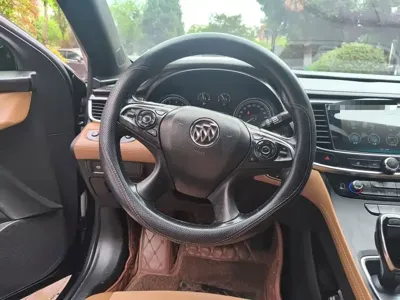 Buick LaCrosse 2019, 112400 км, за 9405.17 USD