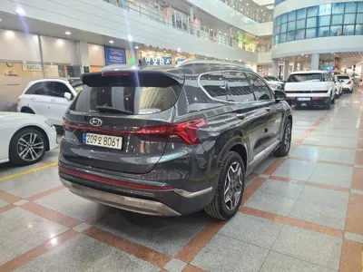 Hyundai Santafe 2022, 5703 км, за 22084.7 USD