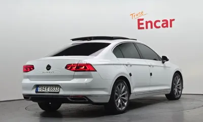 Volkswagen Passat 2022, 67460 км, за 17395.3 USD