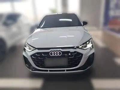 Audi A3 2024, 23300 км, за 19761.24 USD