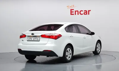 Kia K3 2015, 76409 км, за 3282.03 USD