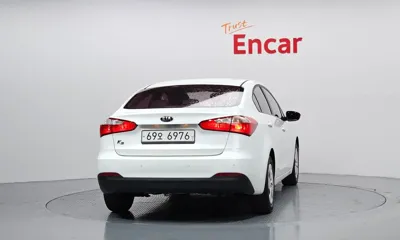 Kia K3 2015, 76409 км, за 3282.03 USD