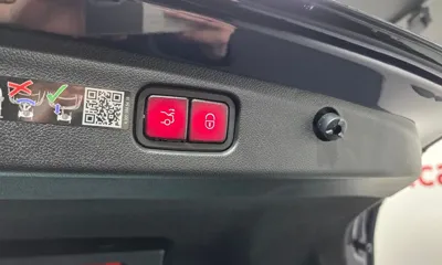Mercedes-Benz E-Class 2025, 13600 км, за 38652.13 USD - фото 20