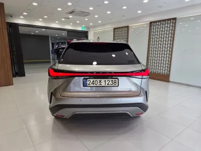 Lexus RX 2024, 6474 км, за 57509.29 USD