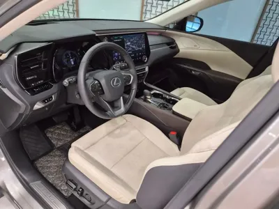 Lexus RX 2024, 6474 км, за 57509.29 USD - фото 10