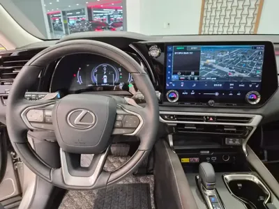 Lexus RX 2024, 6474 км, за 57509.29 USD - фото 15