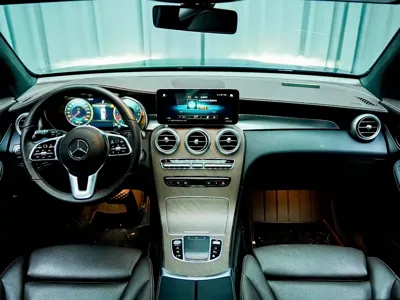 Mercedes-Benz GLC 2023, 30000 км, за 33711.97 USD