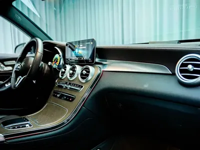Mercedes-Benz GLC 2023, 30000 км, за 33571.03 USD - фото 6