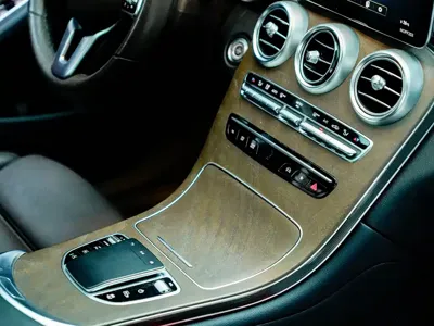 Mercedes-Benz GLC 2023, 30000 км, за 33571.03 USD - фото 7
