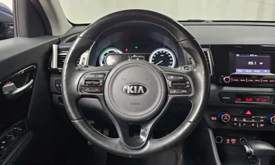 Kia Niro 2018, 185117 км, за 6188.93 USD - фото 13