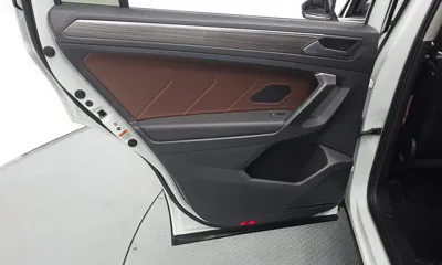 Volkswagen Tiguan 2024, 24718 км, за 21814.15 USD - фото 25