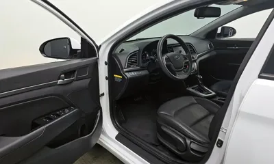 Hyundai Avante 2018, 82153 км, за 5953.64 USD - фото 10