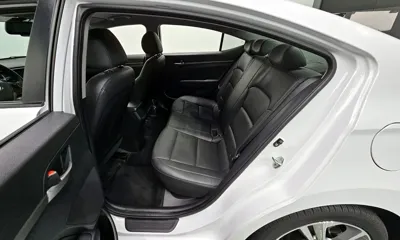 Hyundai Avante 2018, 82153 км, за 5953.64 USD - фото 11