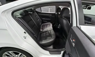 Hyundai Avante 2018, 82153 км, за 5953.64 USD - фото 12