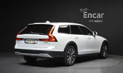 Volvo V90 2021, 68073 км, за 23231.76 USD