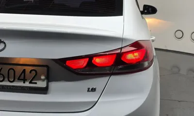 Hyundai Avante 2018, 60638 км, за 7220.69 USD - фото 23