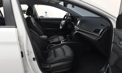 Hyundai Avante 2018, 60638 км, за 7220.69 USD - фото 26