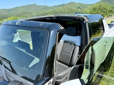 GMC Hummer EV 2024, 12338 км, за 127937.51 USD - фото 6