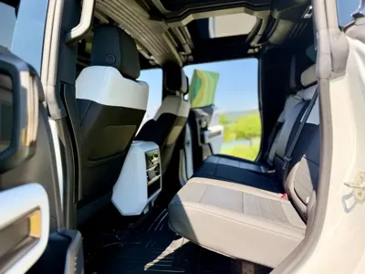 GMC Hummer EV 2024, 12338 км, за 127937.51 USD - фото 13