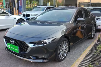 Mazda Mazda 3 Axela · 2023 год