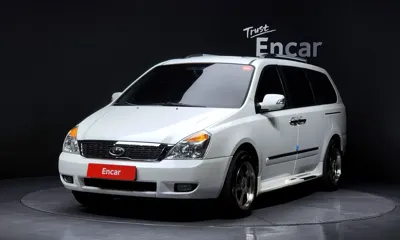 Kia Canival · 2012 год