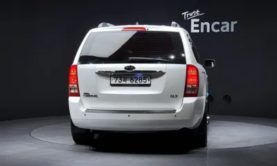 Kia Canival 2012, 129100 км, за 3106.82 USD