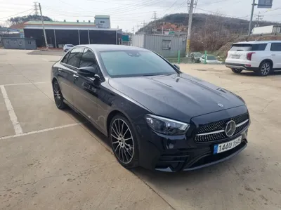 Mercedes-Benz E-Class 2023, 58000 км, за 34695.2 USD