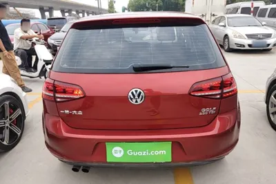Volkswagen Golf 2017, 92400 км, за 7610 USD