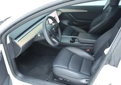 Tesla Model 3 2022, 46612 км, за 5277.67 USD