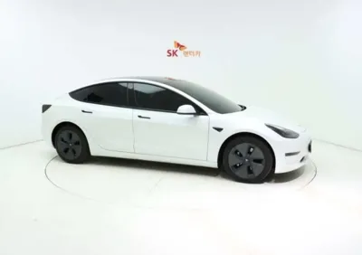 Tesla Model 3 2022, 46612 км, за 5277.67 USD