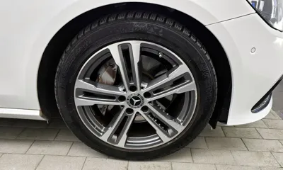 Mercedes-Benz E-Class 2021, 80932 км, за 33036.01 USD