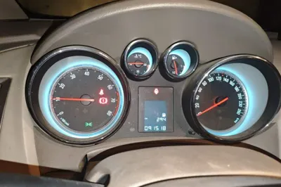 Buick GT 2013, 91500 км, за 2469 USD - фото 11